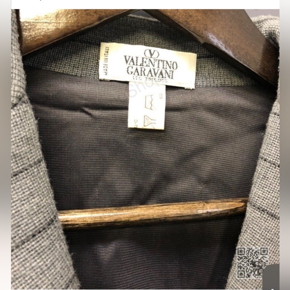 VALENTINO Grey Sweater NWOT W/ 2 Buttons made in Italy - Picture 2 of 7